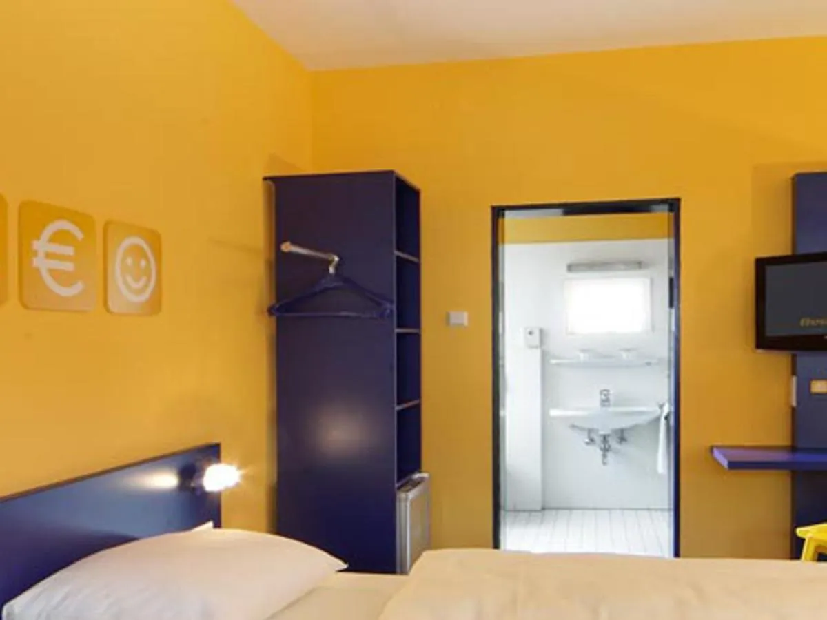 Bed'Nbudget Expo-Hostel Dorms Hannover